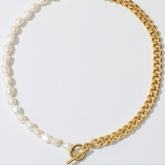 Lolliposh Boutique Jewelry - NWT Trendy Pearl Gold Necklace